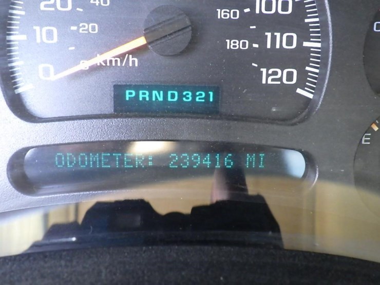 2004-chevrolet-2500-image-19