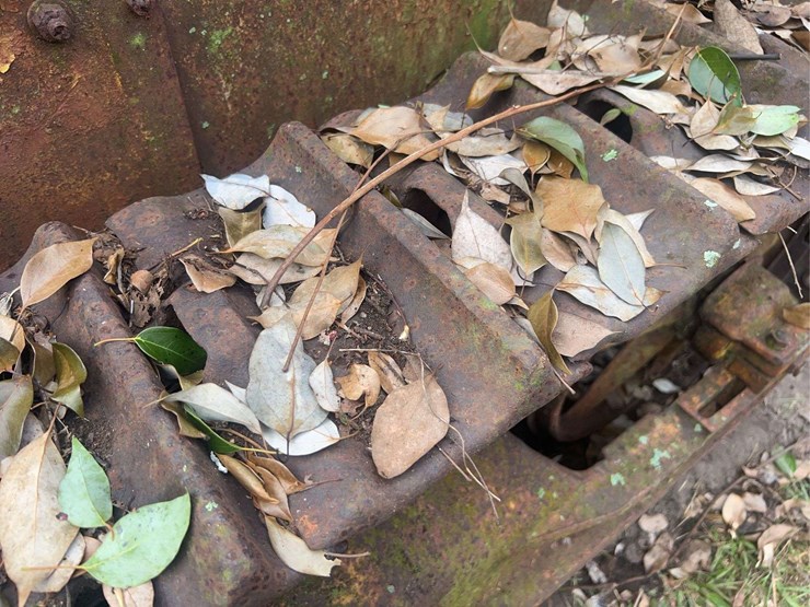 caterpillar-2-ton-crawler-image-48