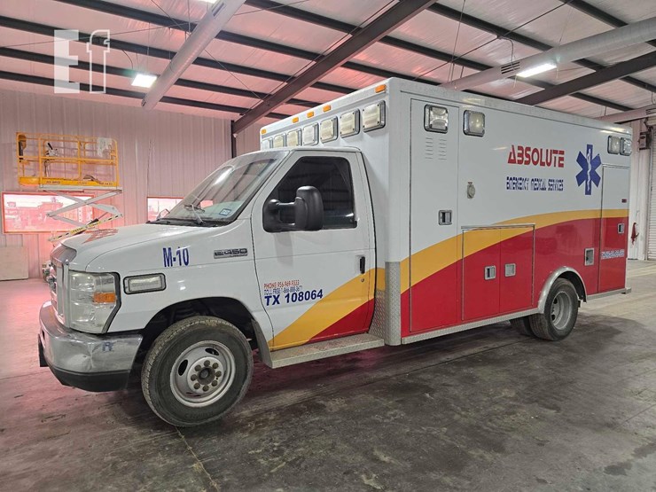 2013-ford-e450-image-1