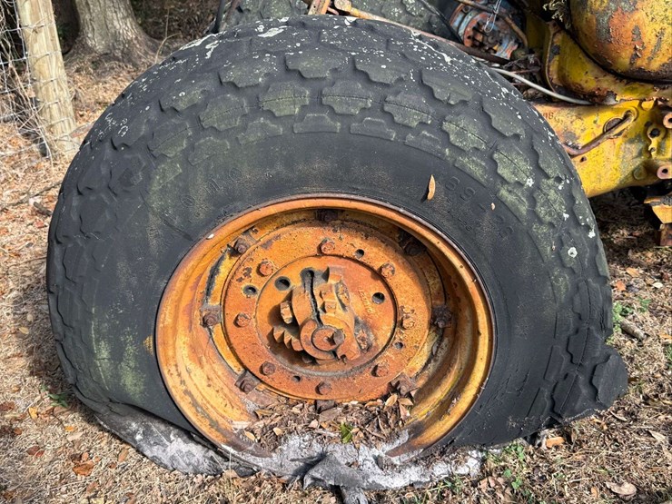 minneapolis-moline-orchard-lp-parts-tractor-image-12