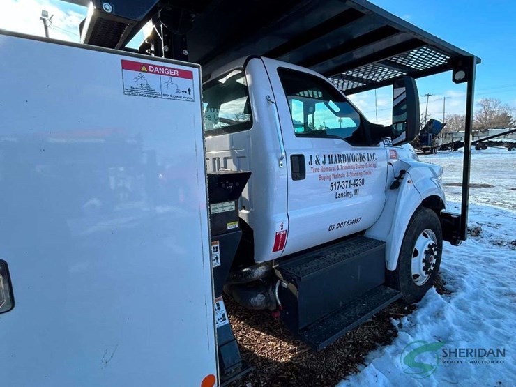 2021-ford-f750-image-15