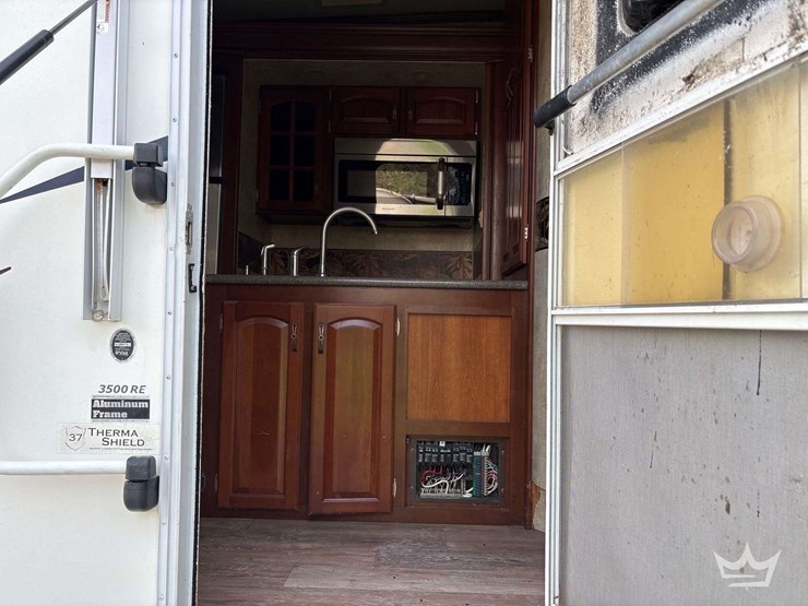 2012-keystone-alpine-3500re-39ft.-t/a-5th-wheel-travel-trailer-image-7