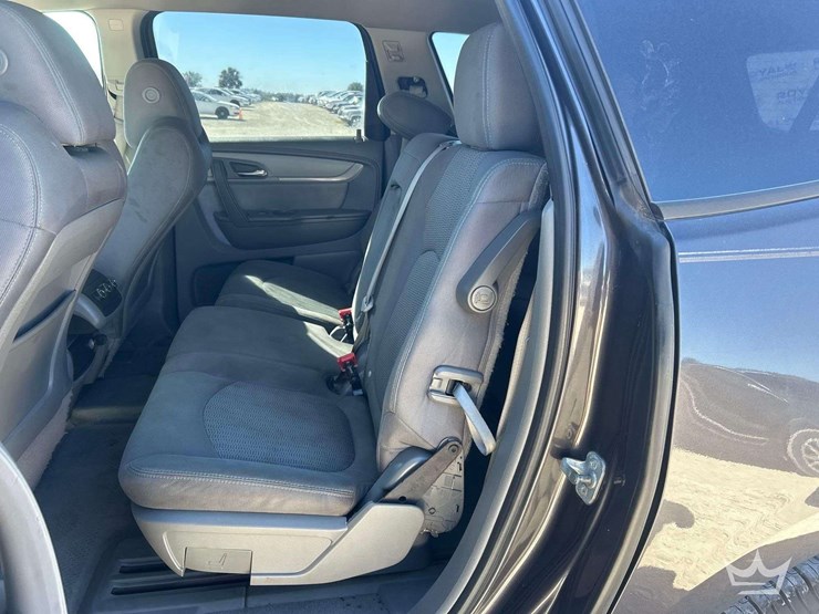 2013-chevrolet-traverse-image-18