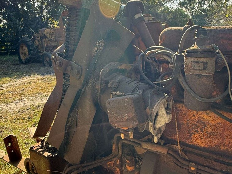 minneapolis-moline-445-image-12