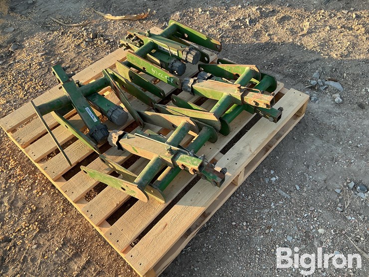 john-deere-twist-adjust-planter-opener-brackets-image-3