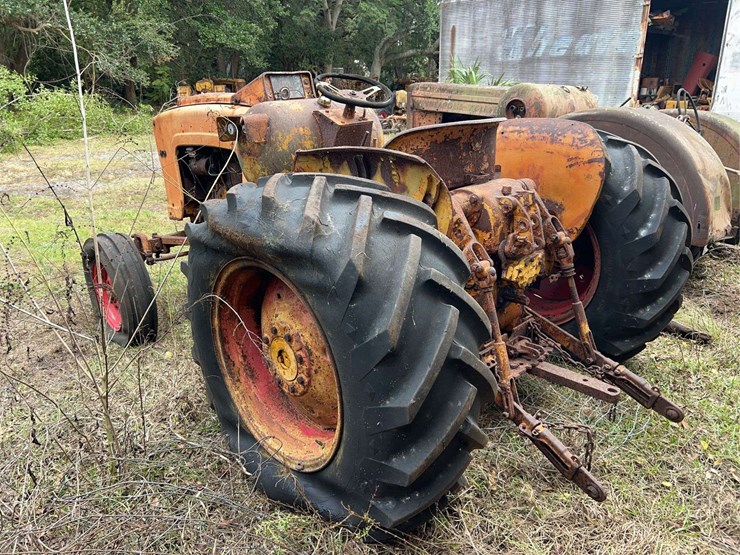 minneapolis-moline-445-image-5