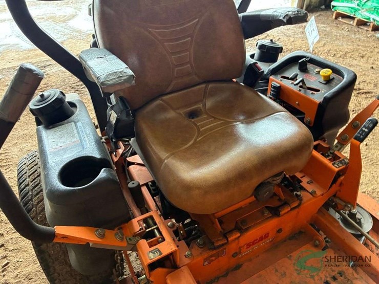 scag-tiger-cat-52"-mowing-deck-showing-1615-hours-image-12