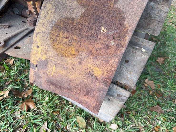 caterpillar-thirty-image-34