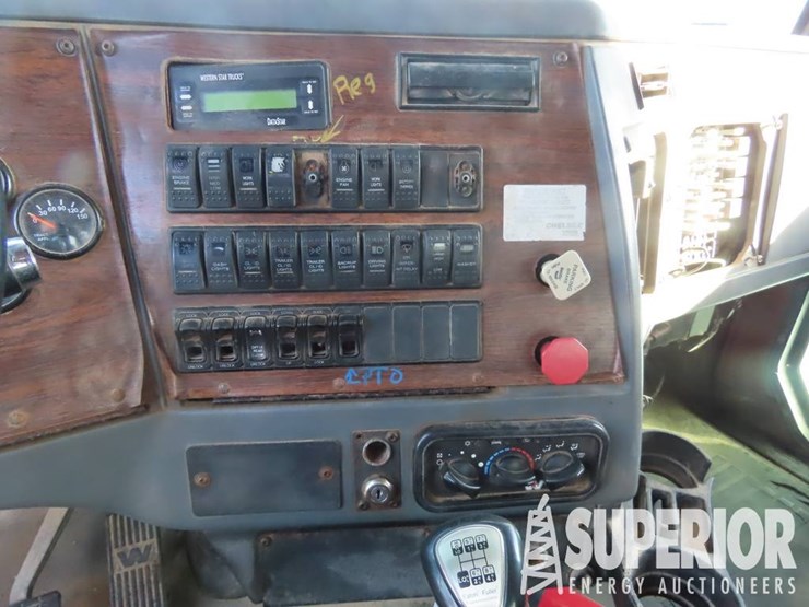 2011-western-star-4900-image-9