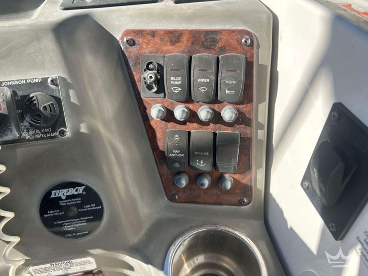 2008-regal-2565-express-cruiser-boat-with-30ft-t/a-continental-boat-trailer-image-24