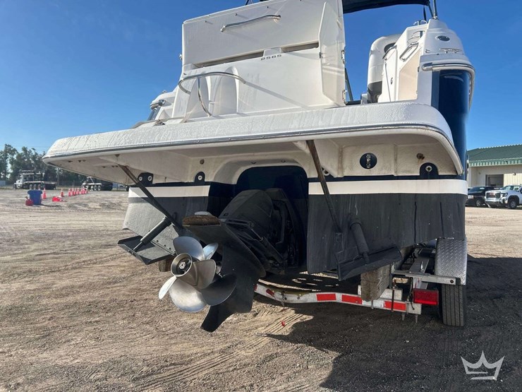 2008-regal-2565-express-cruiser-boat-with-30ft-t/a-continental-boat-trailer-image-11