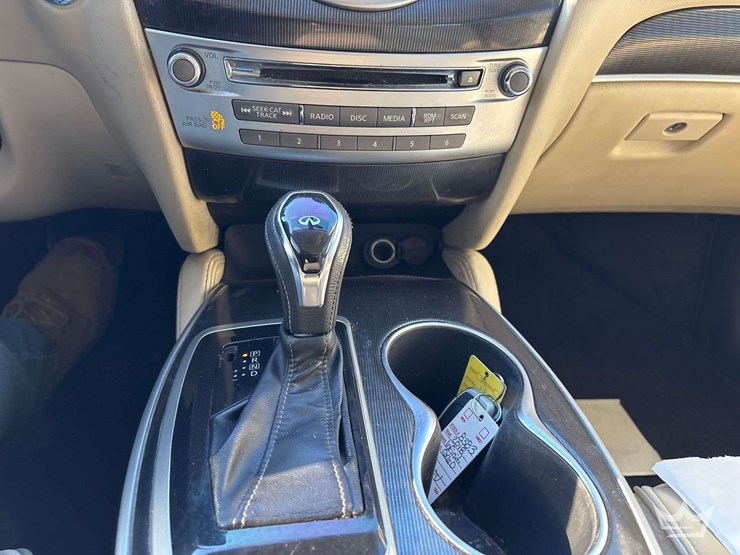 2018-infiniti-qx60-awd-suv-image-15