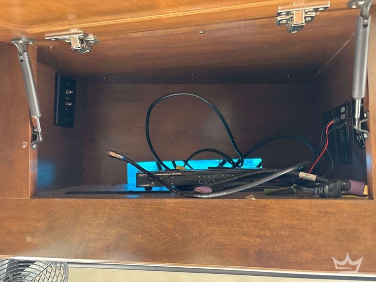 2018-freightliner-thor-venetian-400xcr-a40-41ft.-class-a-motorhome-image-56