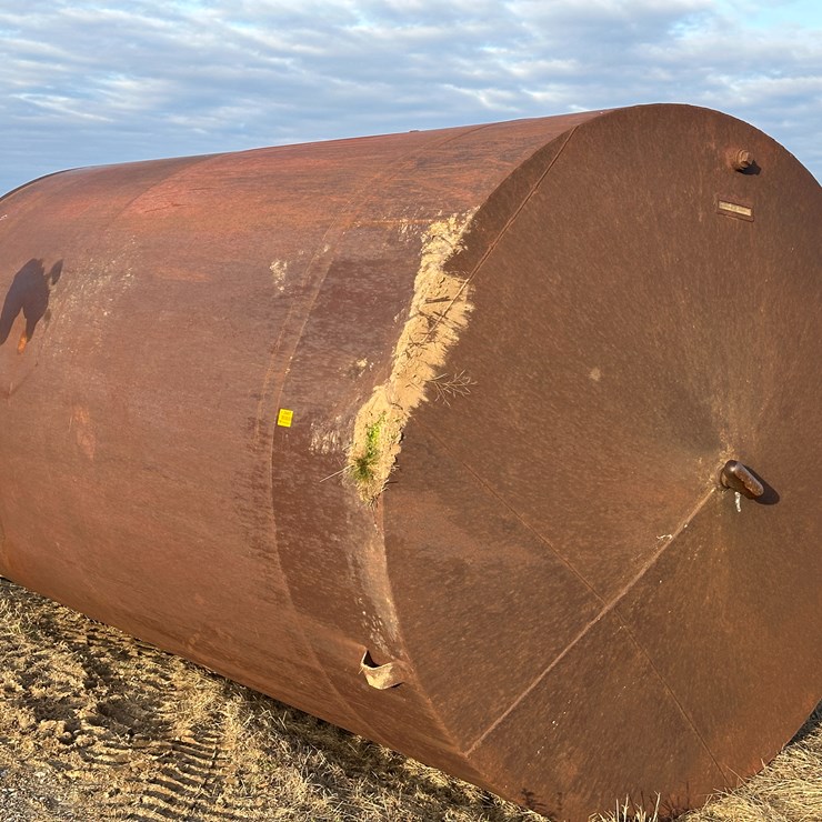 #38467 • ~8000gal Fuel Tank