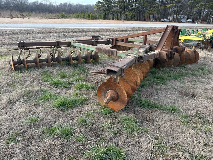 john-deere-17-image-2