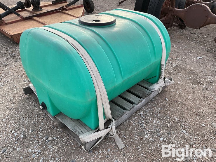 200-gallon-oval-tank-on-pallet-image-5
