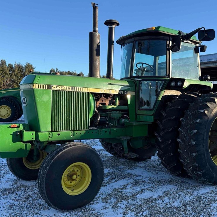 1979 JOHN DEERE 4440
