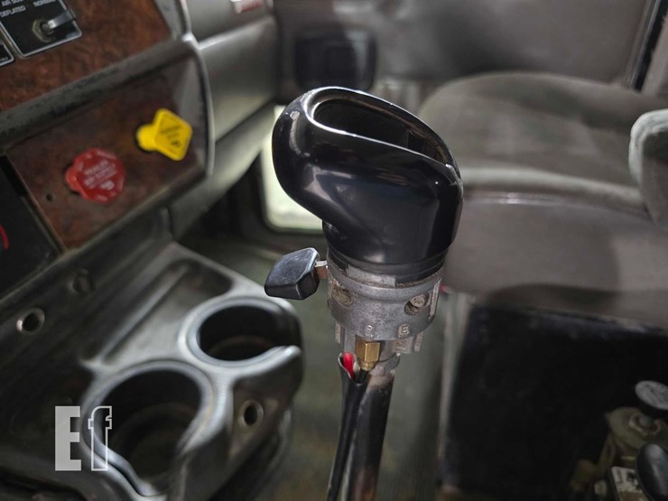 2006-kenworth-t800-image-15