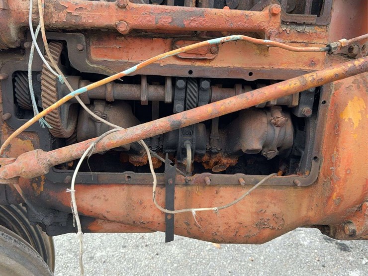 minneapolis-moline-ztu-image-22