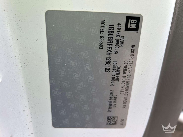 2017-chevrolet-express-12ft-box-van-w/-liftgate-image-5