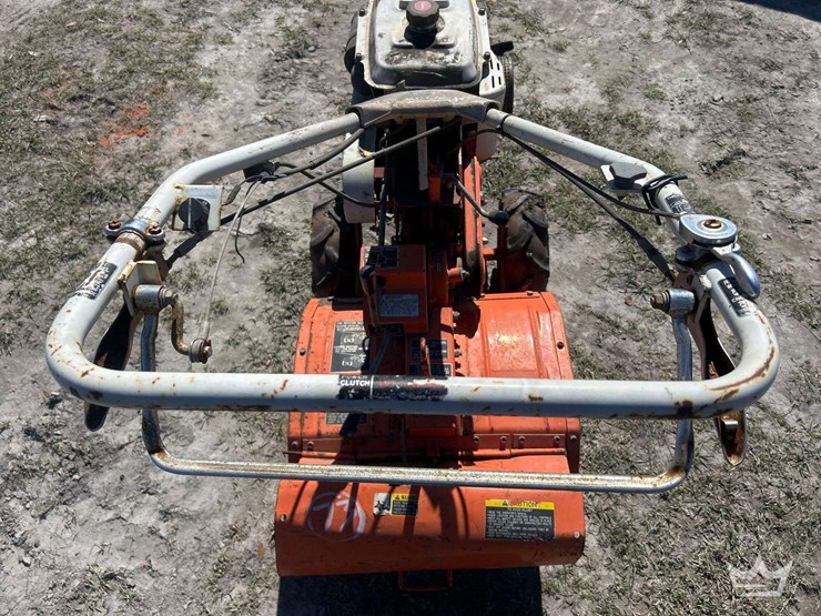 kubota-walk-behind-rear-tine-rototiller-image-9
