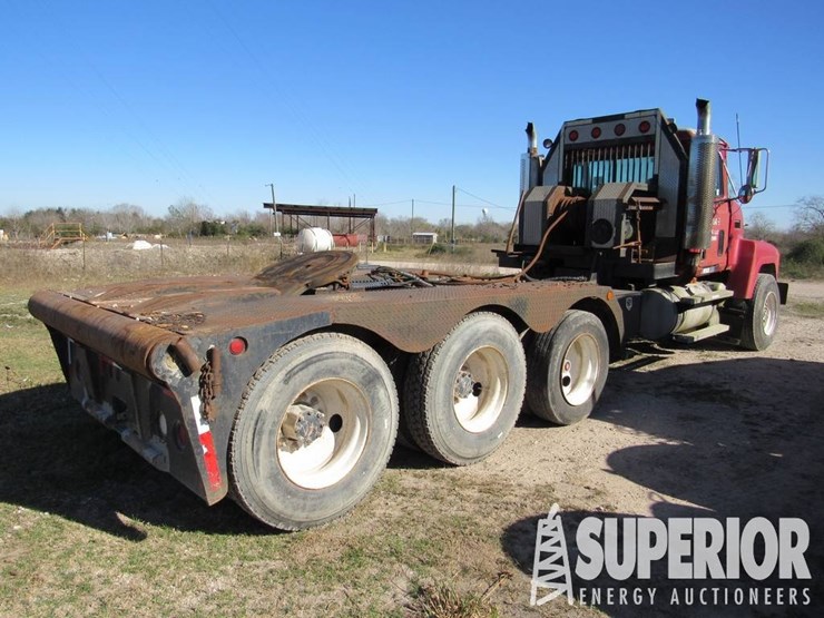 2001-mack-ch613-image-7