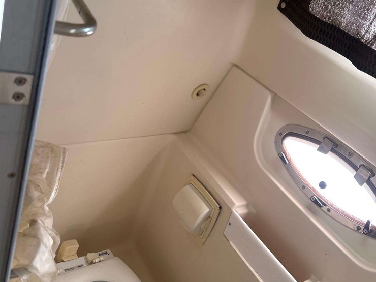 2008-regal-2565-express-cruiser-boat-with-30ft-t/a-continental-boat-trailer-image-40