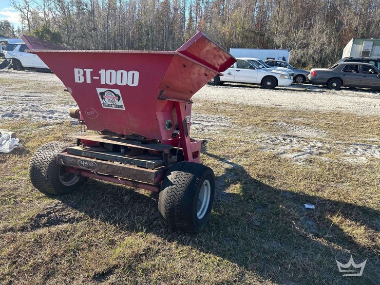buffalo-turbine-bt-1000-towable-fertilizer-spreader-image-3