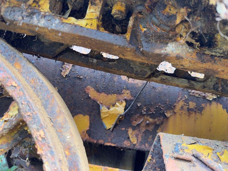 caterpillar-twenty-two-image-34