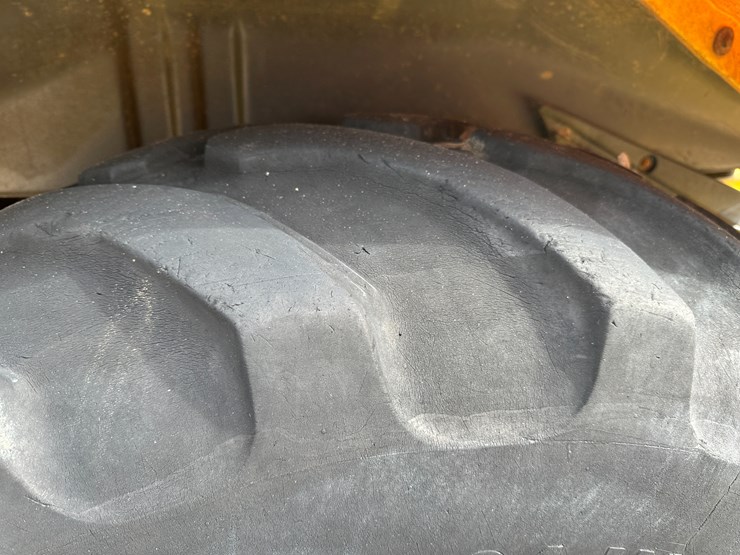 new-holland-lb75b-image-6