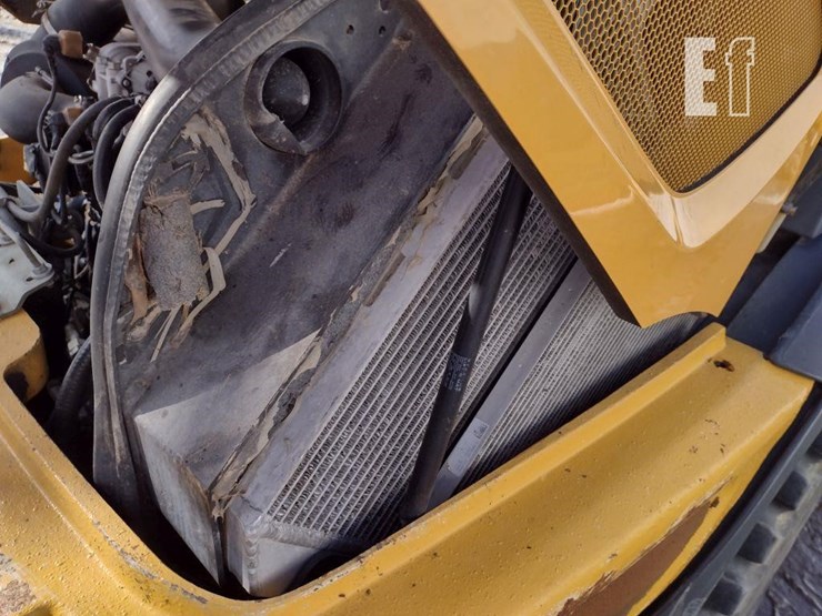 2021-deere-304l-image-26