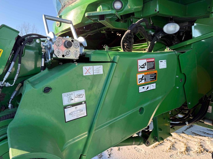 2016-john-deere-s660-image-15