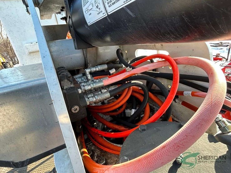 2021-ford-f750-image-23