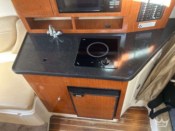 2008-regal-2565-express-cruiser-boat-with-30ft-t/a-continental-boat-trailer-image-45