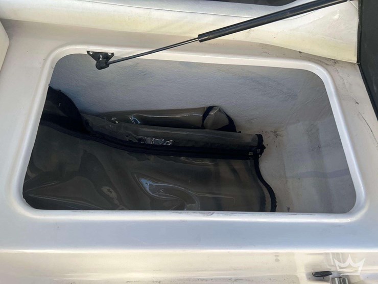 2008-regal-2565-express-cruiser-boat-with-30ft-t/a-continental-boat-trailer-image-28