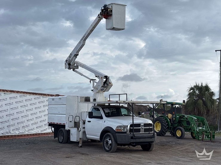 2011-dodge-ram-4x4-terex-hi-ranger-lt40-40ft.-forestry-chipper-insulated-bucket-truck-image-2