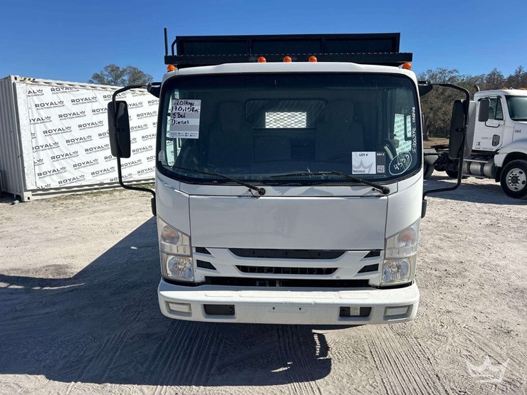 2016-isuzu-nrr-image-22