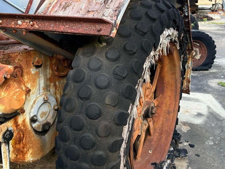 twin-city-tractor-image-22