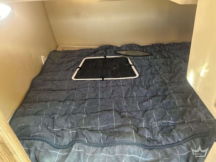 2008-regal-2565-express-cruiser-boat-with-30ft-t/a-continental-boat-trailer-image-44