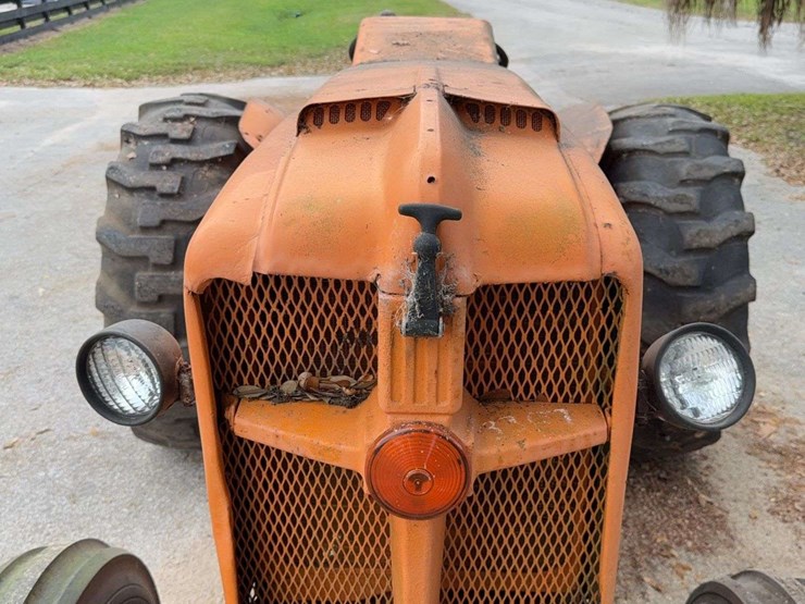 minneapolis-moline-335-image-38