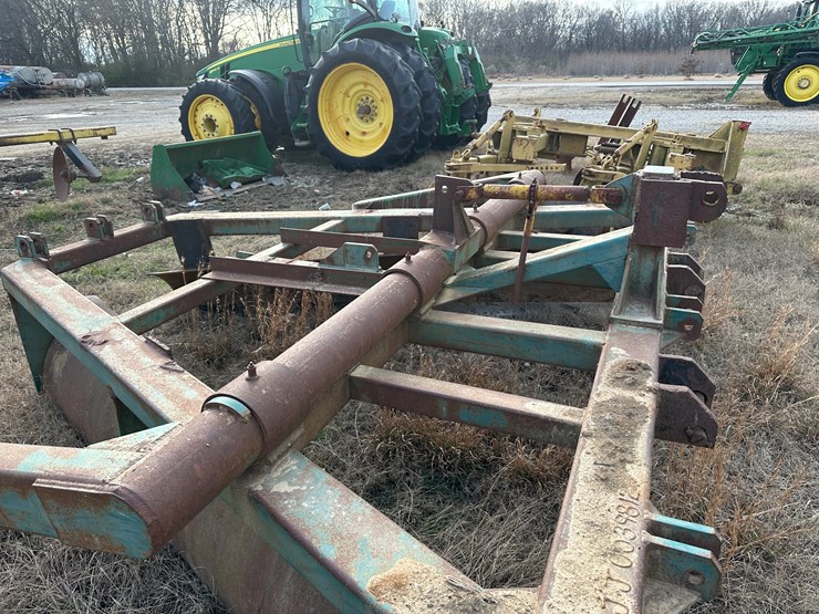 #38445-•-triple-j-levee-squeeze-image-13