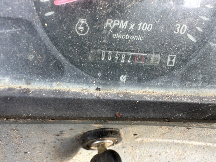 new-holland-lb75b-image-80