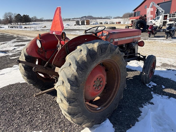 massey-ferguson-135-image-3