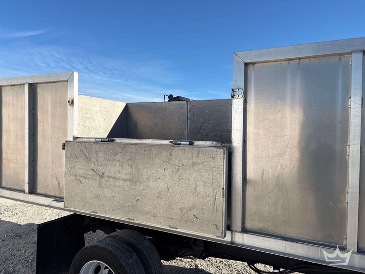 2002-ford-f650-image-17