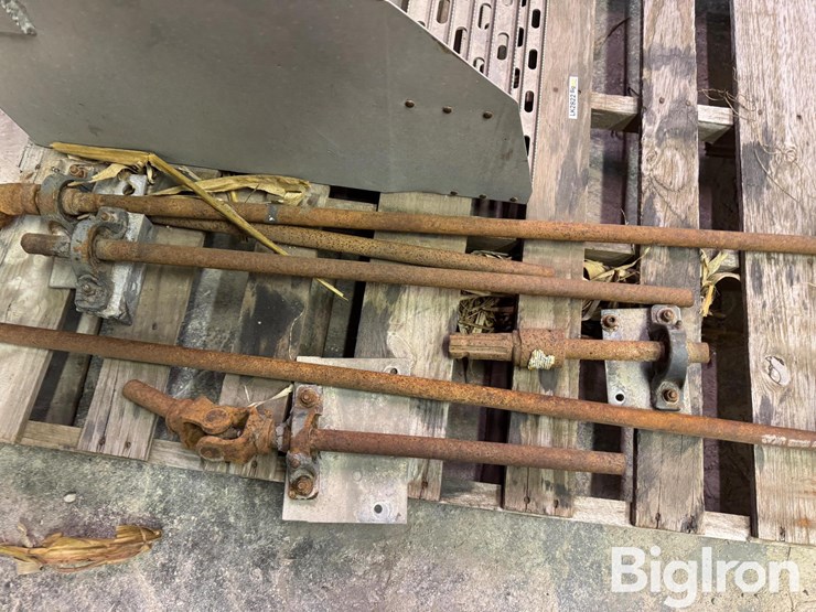 merritt-saddle-box-aluminum-truck-boot-box-&-drive-lines-image-13