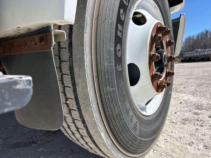 2006-ford-f650-image-26