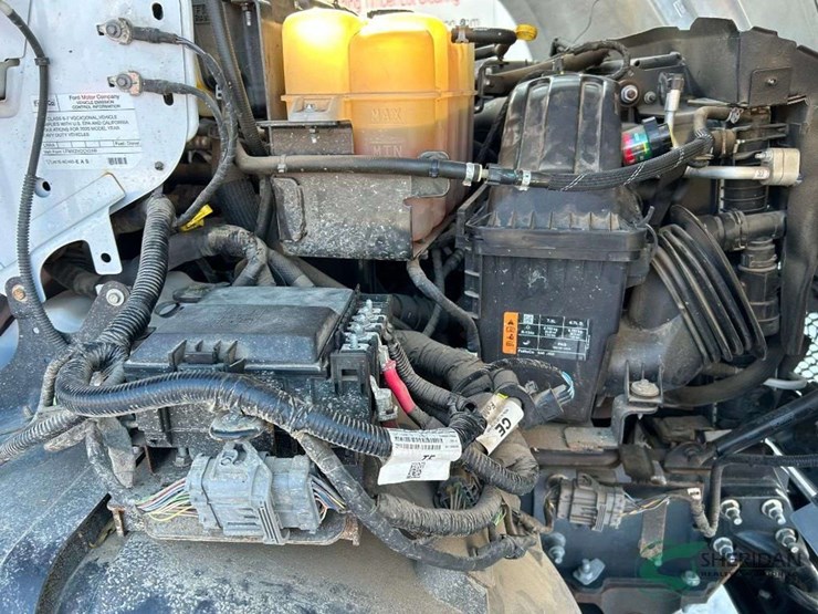 2021-ford-f750-image-38