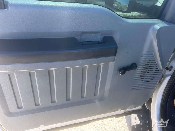 2016-ford-f550-image-11