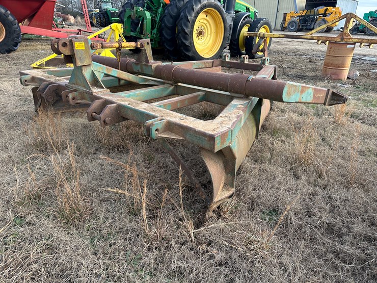 #38445-•-triple-j-levee-squeeze-image-1