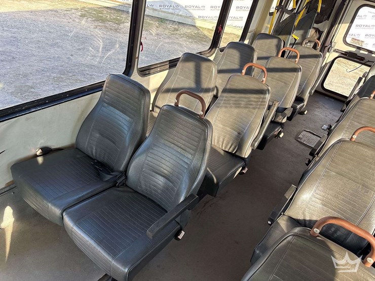 2003-ford-e450-image-12